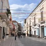 Arco Del Centro I * مانفريدونيا
