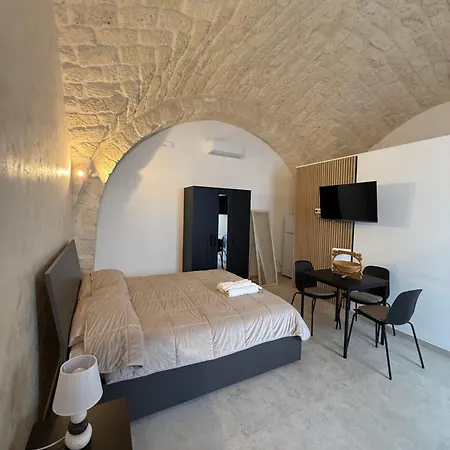 Arco Del Centro I 曼弗雷多尼亚