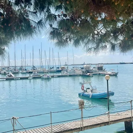 Arco Del Centro I * مانفريدونيا